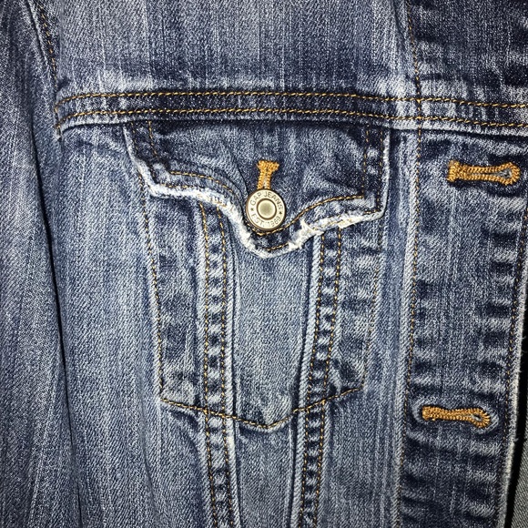 Super cute GAP jean jacket - Picture 4 of 5